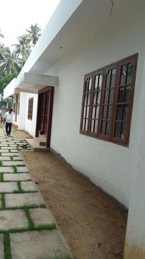 Cherai Natural Beach Hotel Cherai Beach Exterior photo