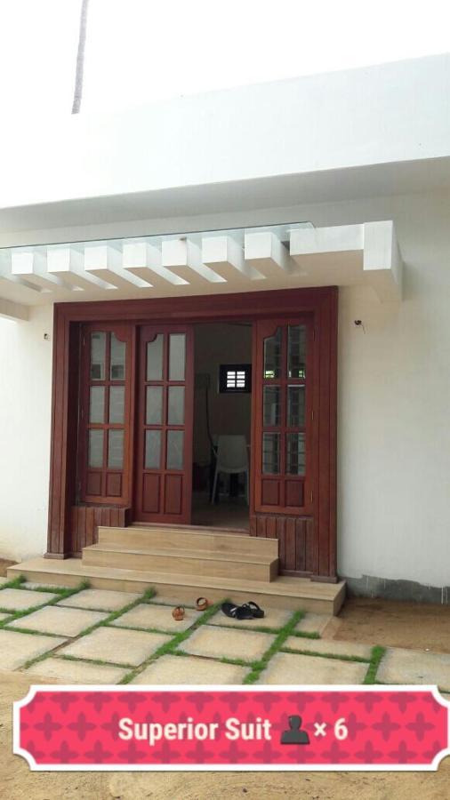 Cherai Natural Beach Hotel Cherai Beach Exterior photo