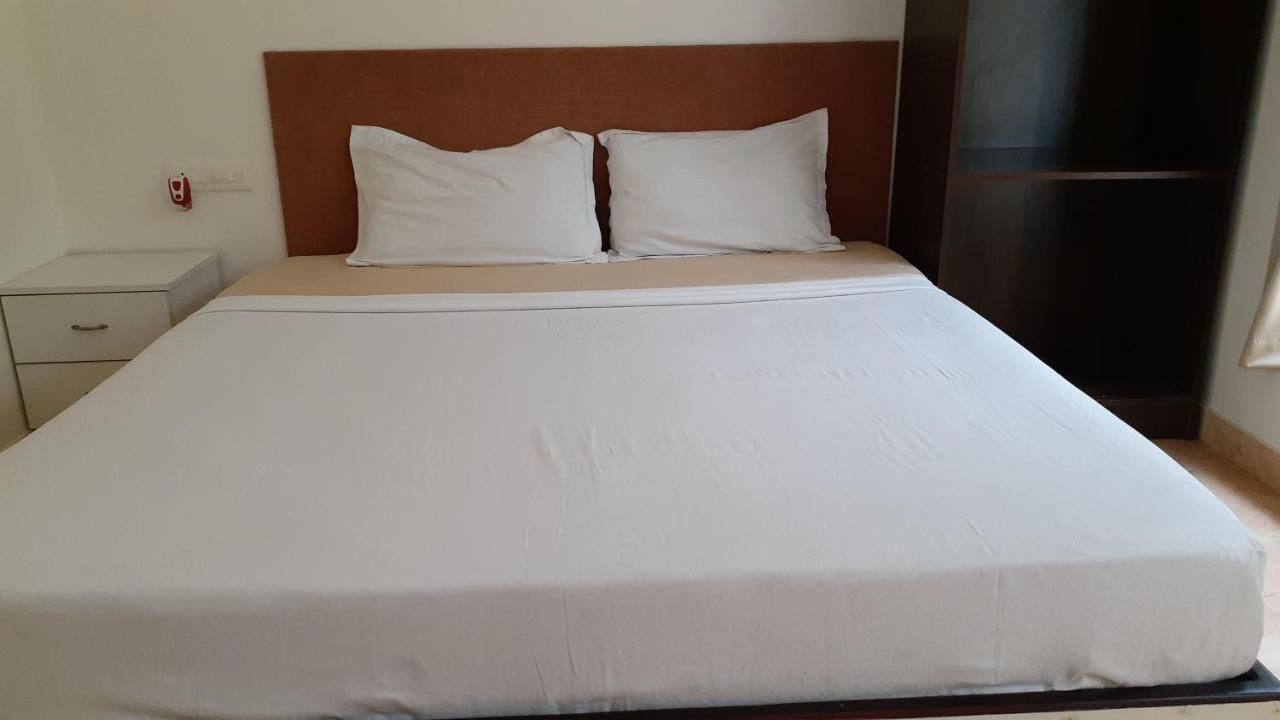 Cherai Natural Beach Hotel Cherai Beach Exterior photo
