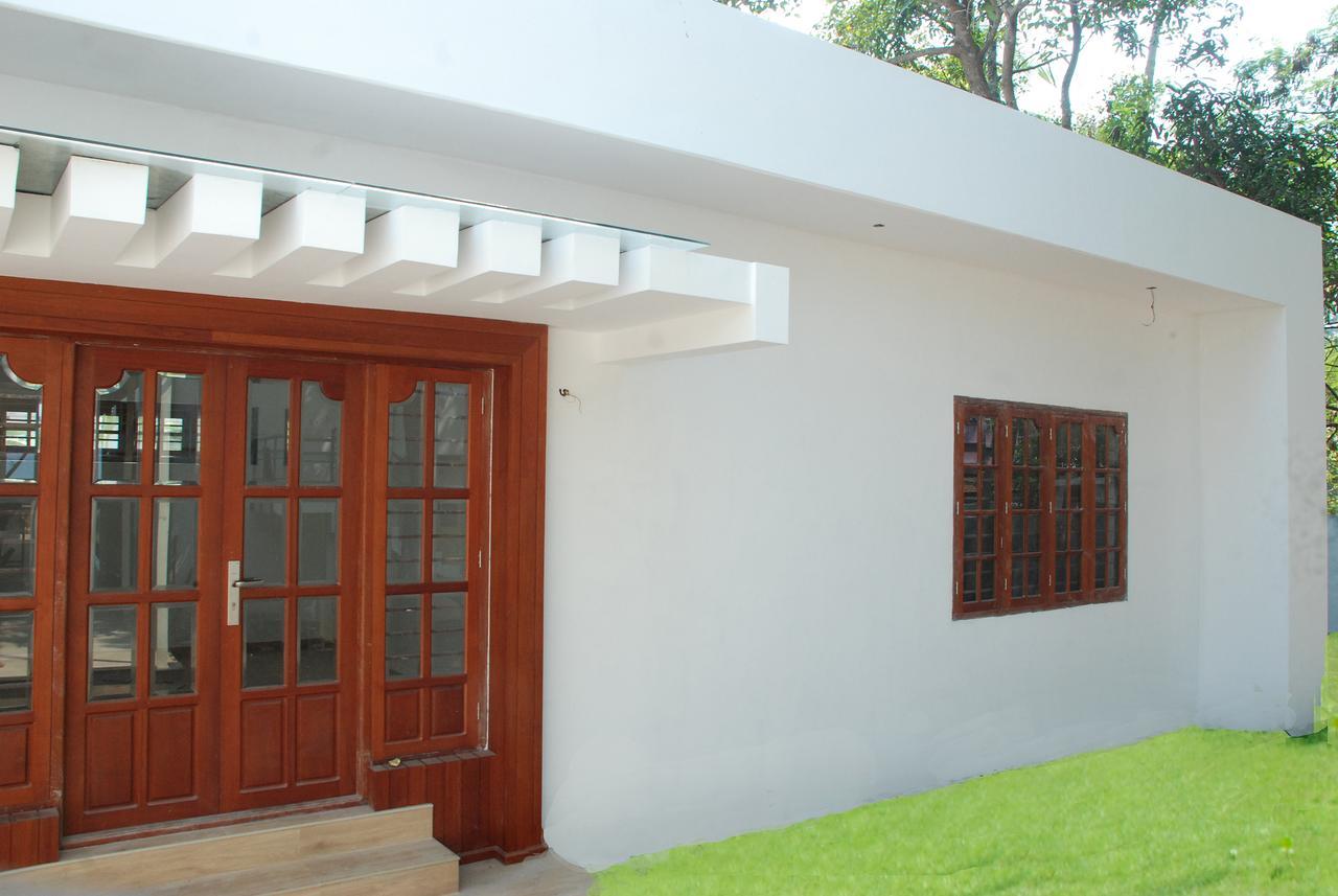Cherai Natural Beach Hotel Cherai Beach Exterior photo