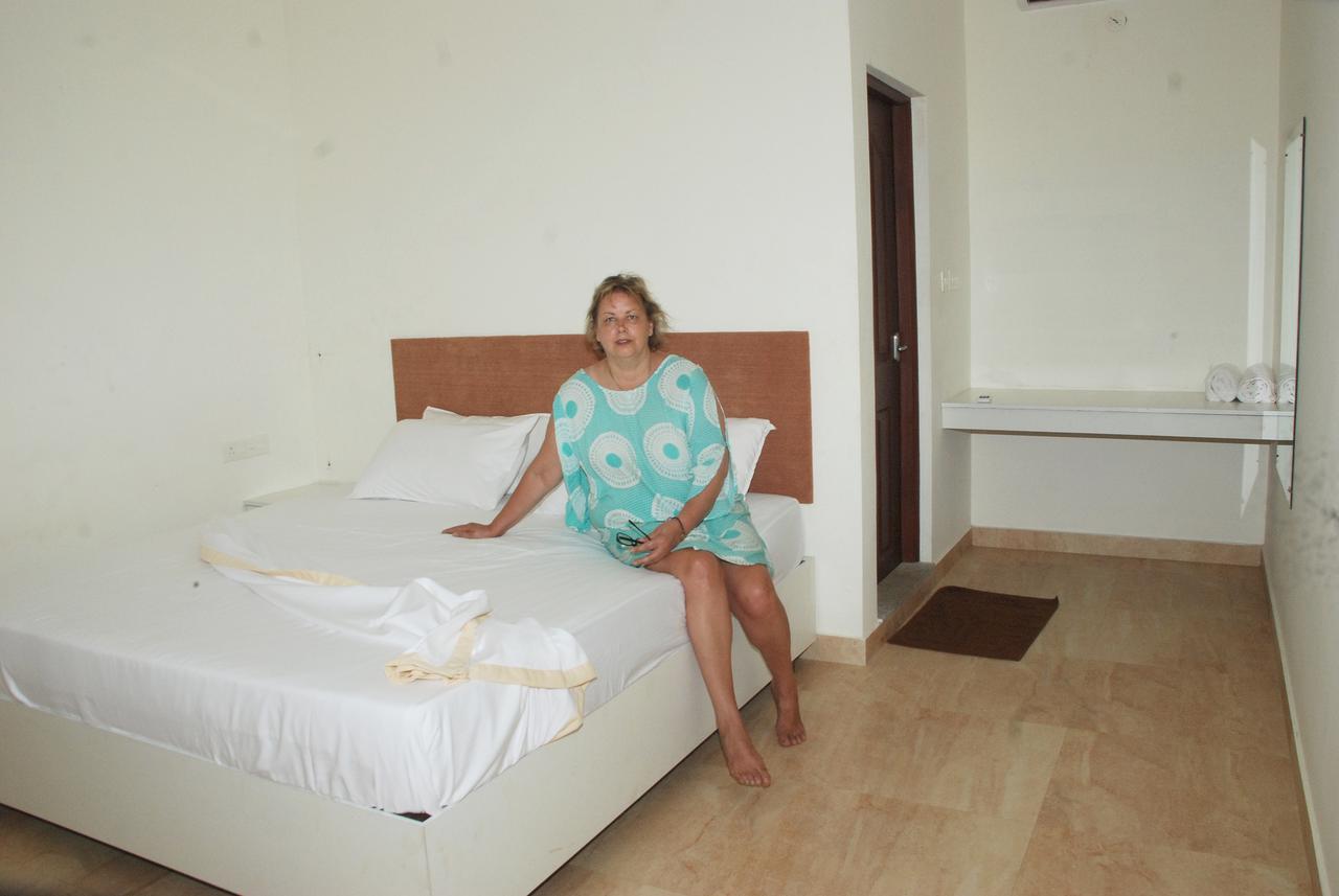 Cherai Natural Beach Hotel Cherai Beach Exterior photo
