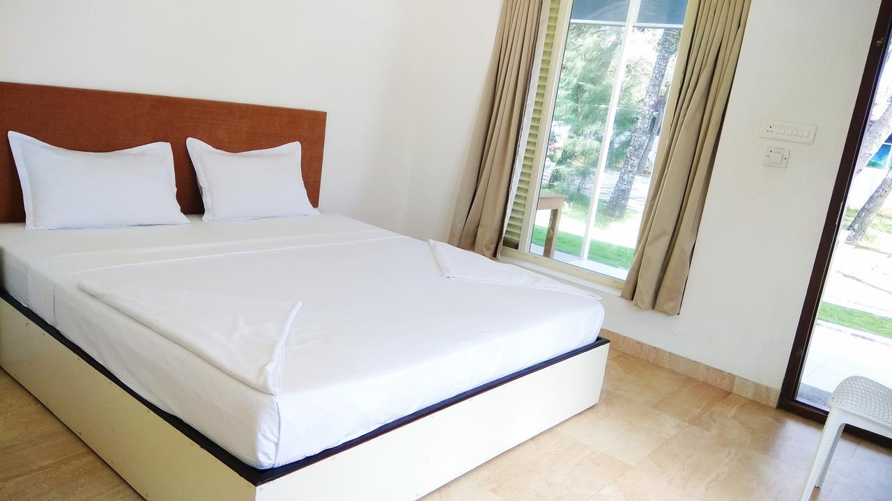 Cherai Natural Beach Hotel Cherai Beach Exterior photo